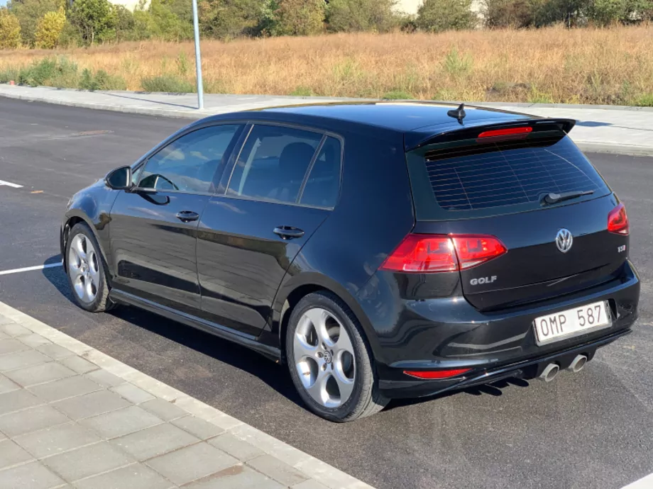 ID:676 - VOLKSWAGEN GOLF