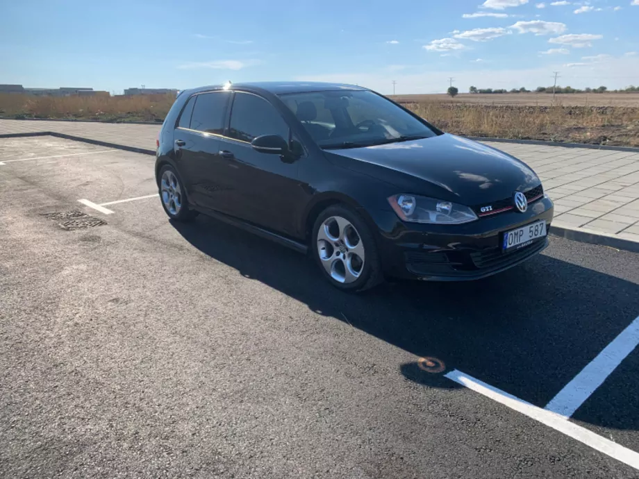 ID:676 - VOLKSWAGEN GOLF