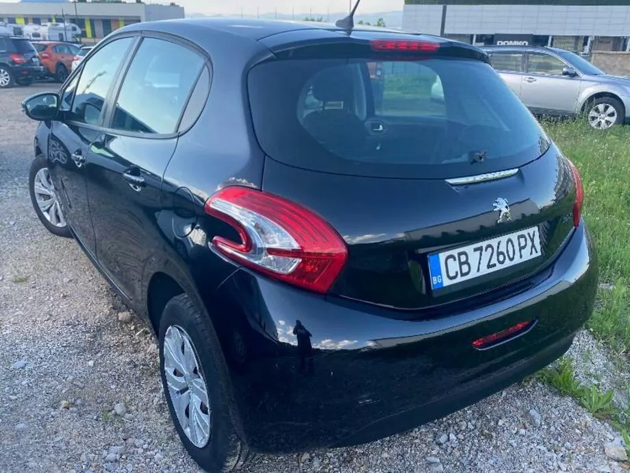 ID:682 - PEUGEOT 208