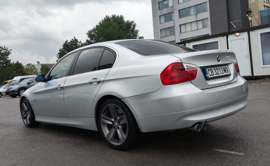 ID:685 - BMW 330