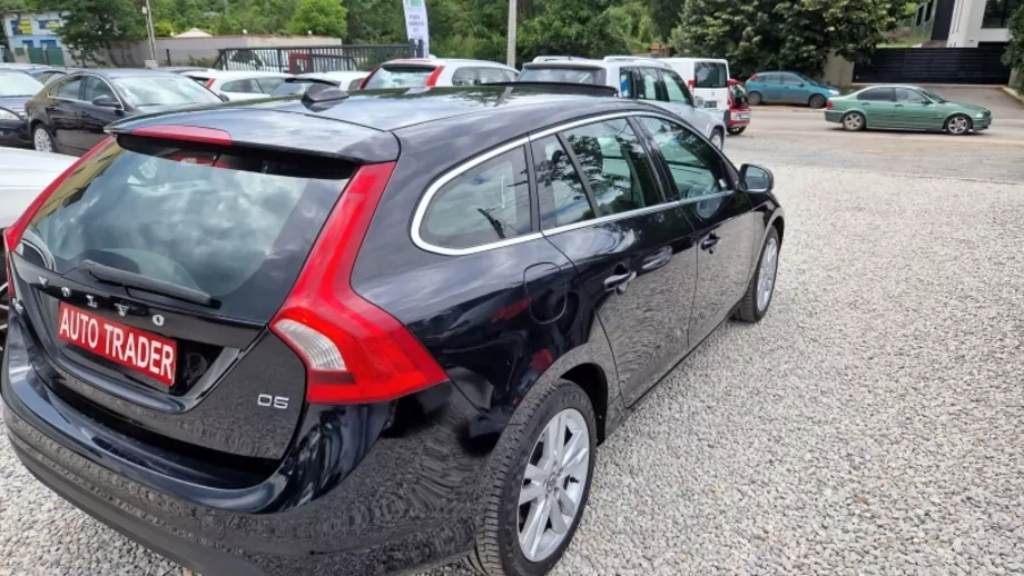 ID:696 - VOLVO V60