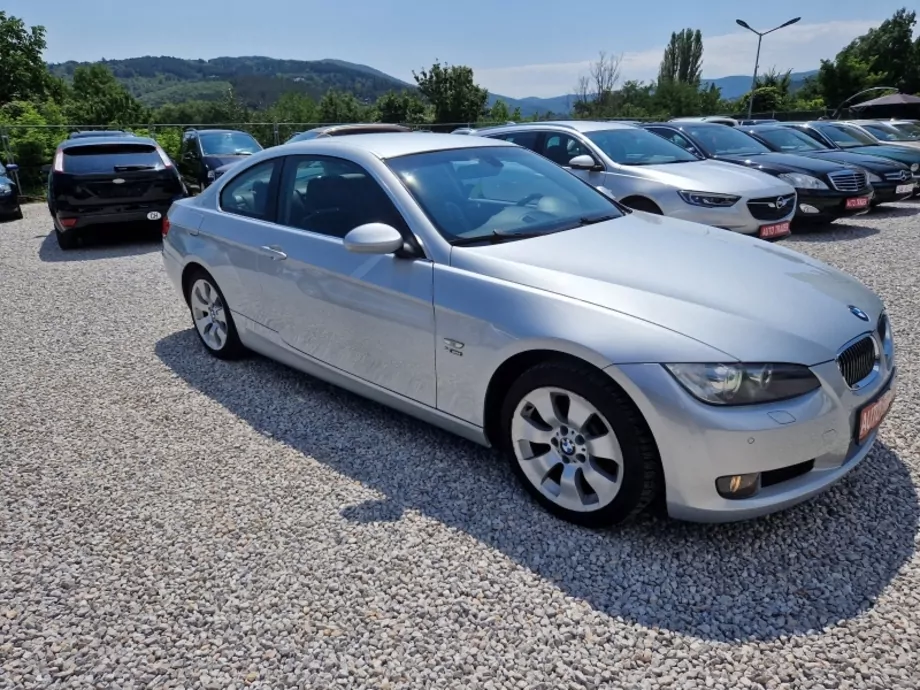 ID:700 - BMW 330