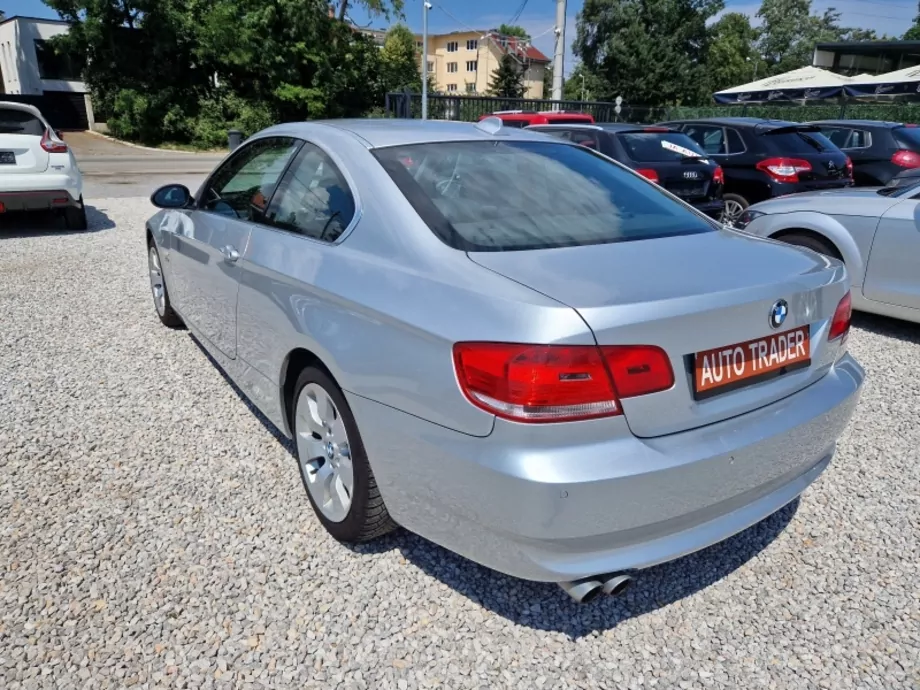 ID:700 - BMW 330