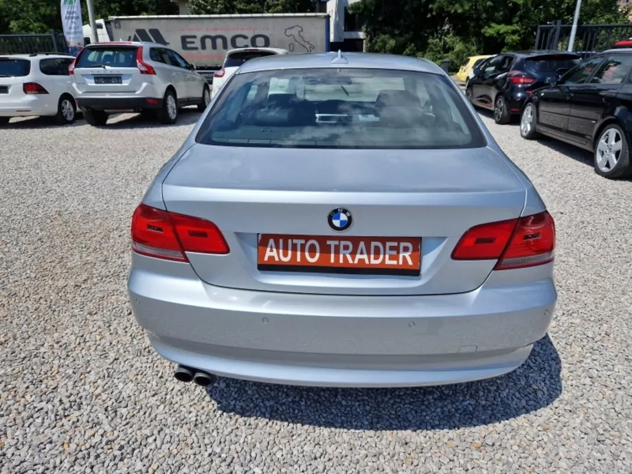 ID:700 - BMW 330