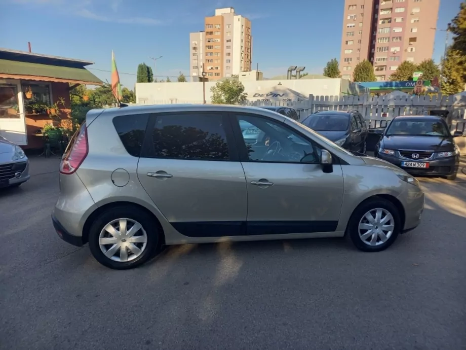 ID:713 - RENAULT GRAND SCENIC