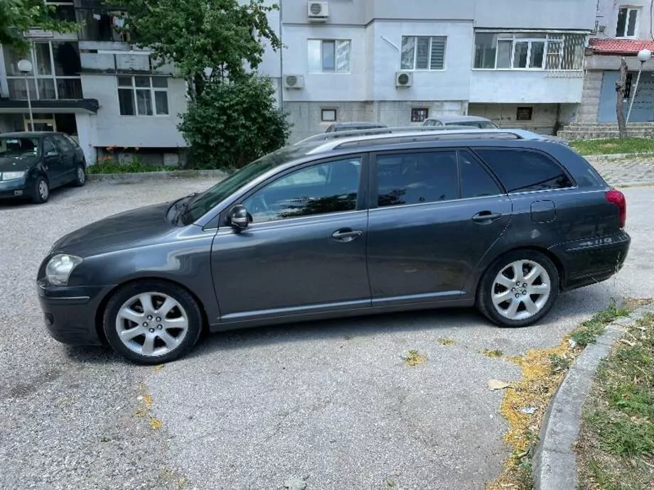 ID:715 - TOYOTA AVENSIS