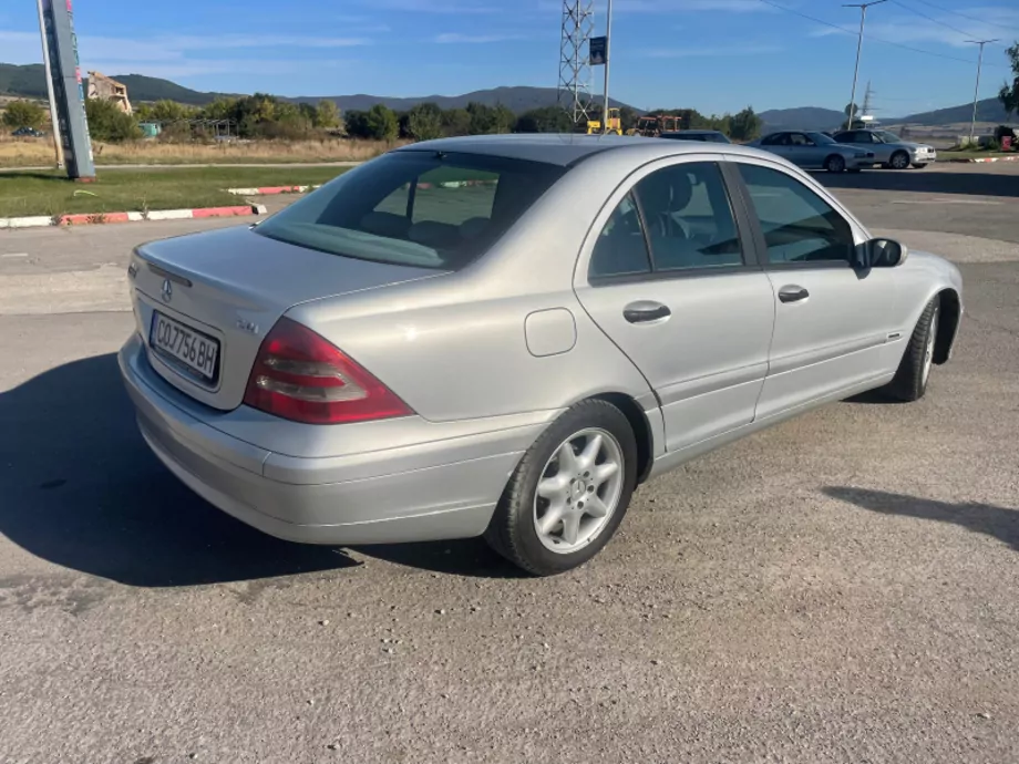 ID:719 - MERCEDES-BENZ CLC 200