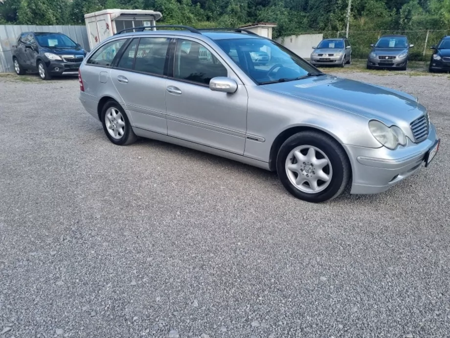 ID:733 - MERCEDES-BENZ CLC 200