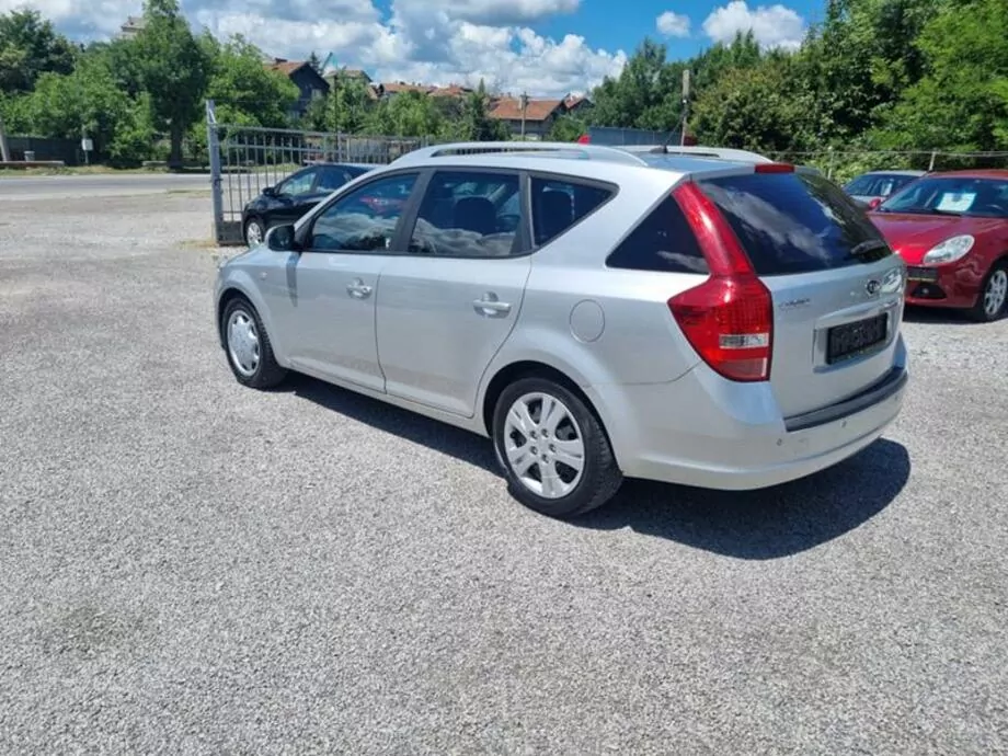 ID:735 - KIA CEED