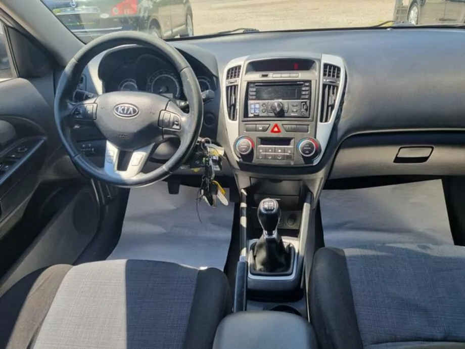 ID:735 - KIA CEED