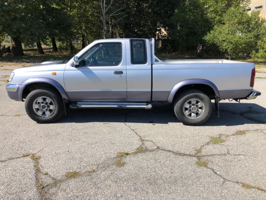 ID:764 - NISSAN NAVARA