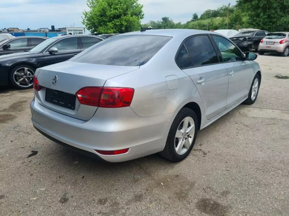 ID:785 - VOLKSWAGEN JETTA