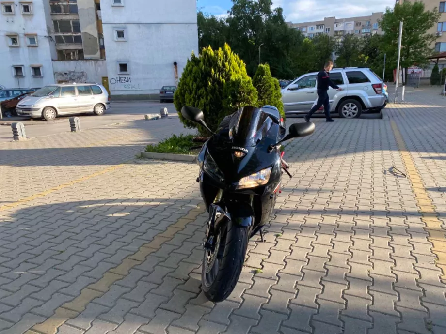 ID:814 - HONDA CBR