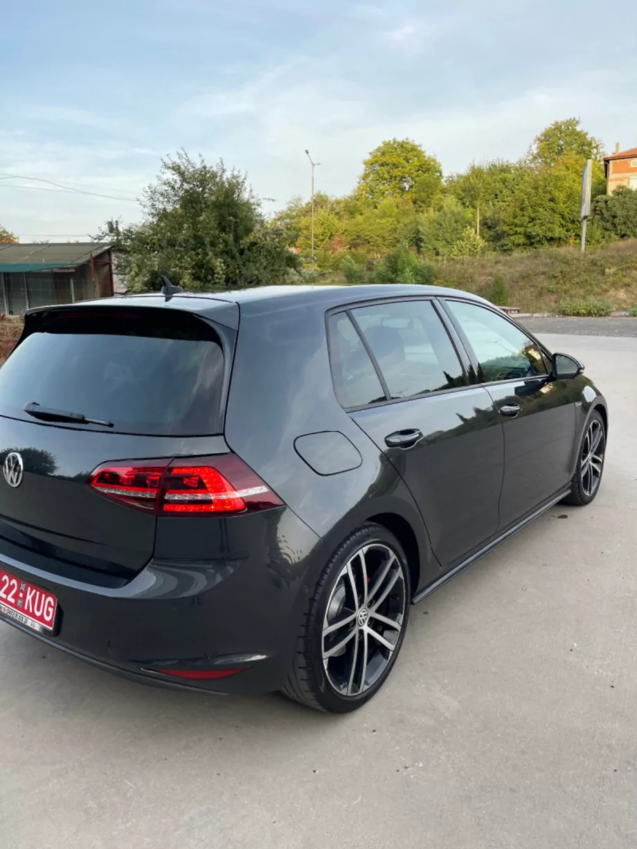 ID:815 - VOLKSWAGEN GOLF