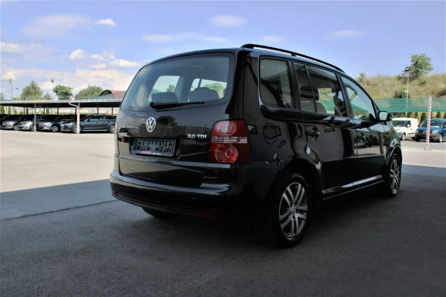 ID:821 - VOLKSWAGEN TOURAN