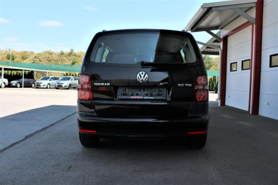 ID:821 - VOLKSWAGEN TOURAN