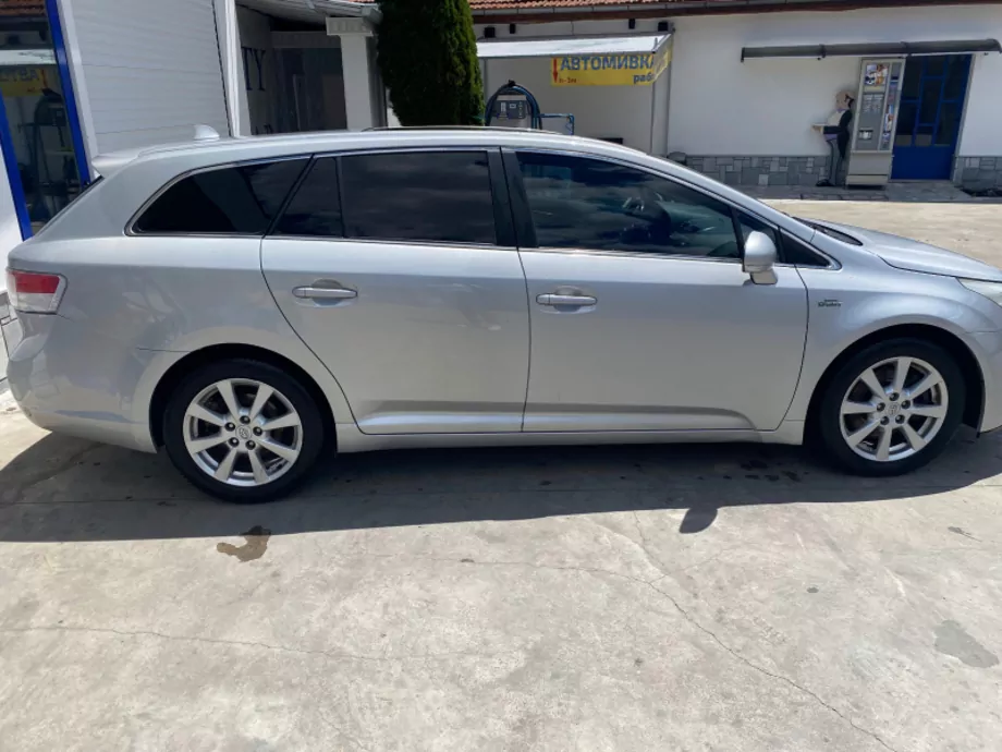 ID:834 - TOYOTA AVENSIS